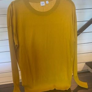 GAP LONG SLEEVE SIZE M